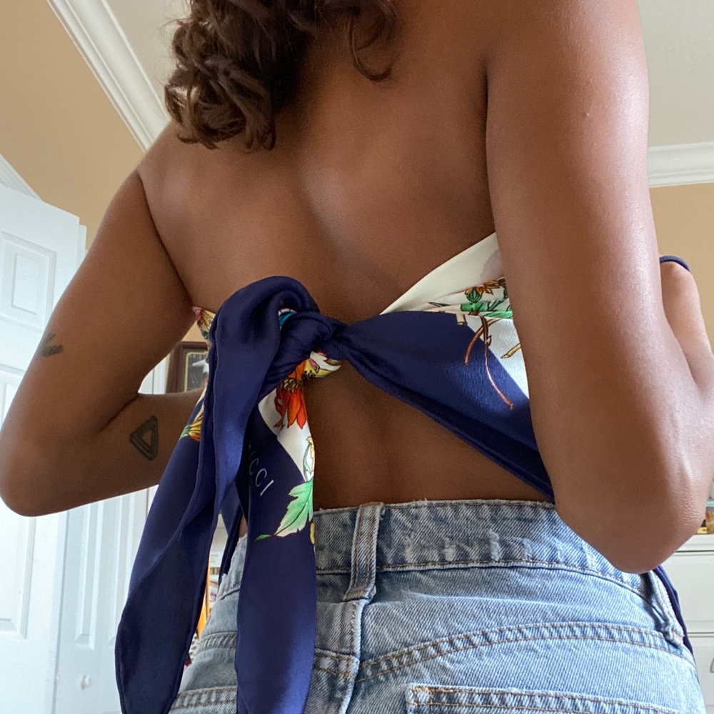 NEW Authentic Gucci silk scarf - Picture 5 of 10